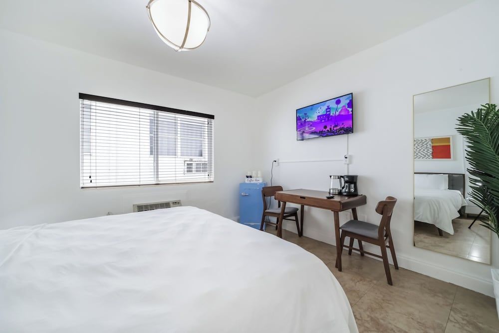 Starlite Hotel Deluxe Room, 1 Queen Bed, Private Bathroom (Self check-in) 4