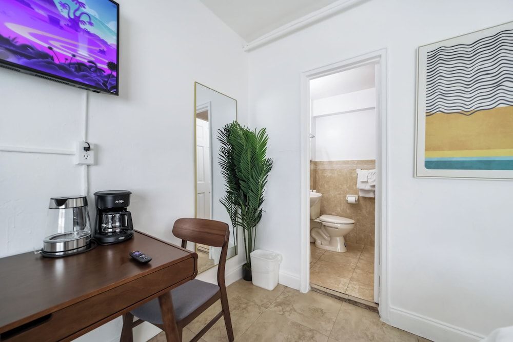 Starlite Hotel Deluxe Room, 1 Queen Bed, Private Bathroom (Self check-in) 11