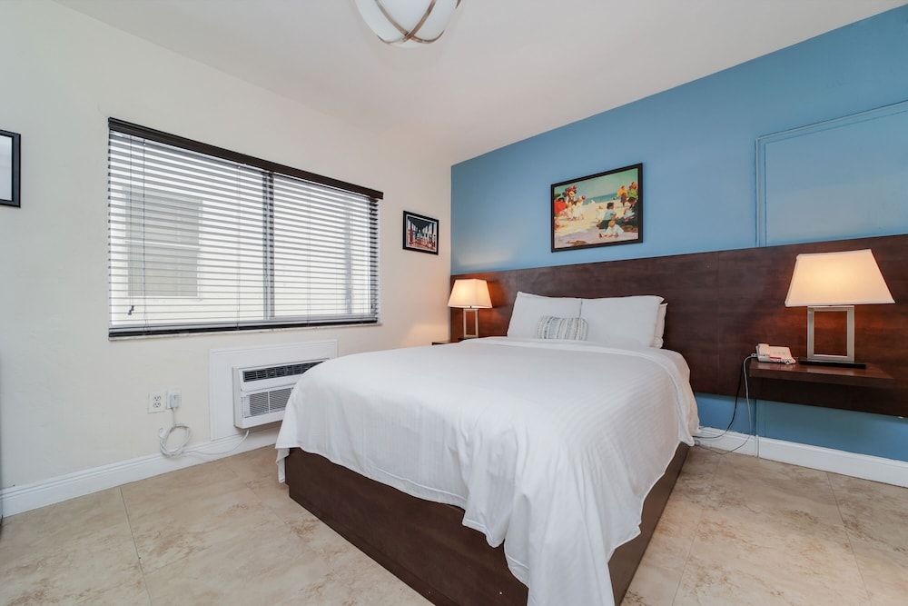 Starlite Hotel Standard Room, 1 Queen Bed, Private Bathroom (Self check-in)