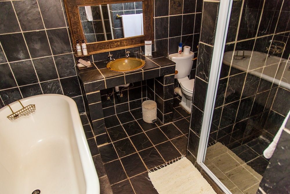 3@Marion Guesthouse Executive Room, 1 King Bed 7