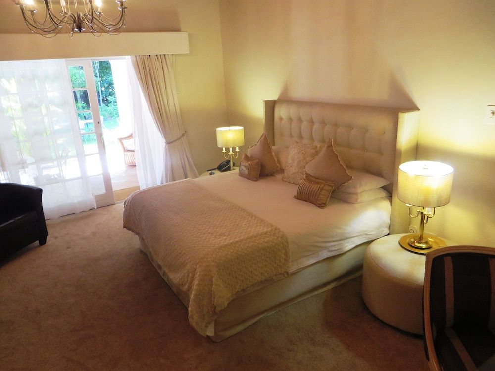 Le Manoir de Brendel Standard Garden Manor House Suite 5 2