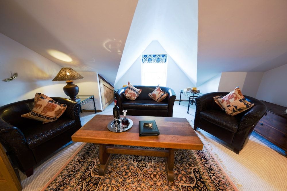 Upper Manor Superior Family Suite