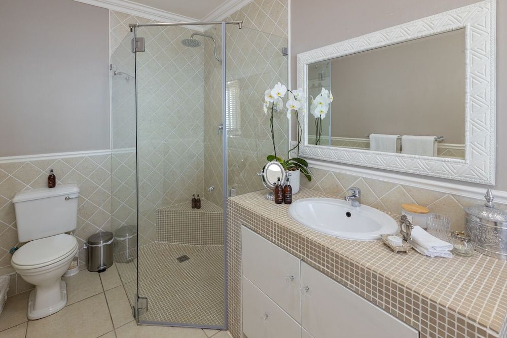 Port Of Call Studio, 1 King Bed or 2 Single Beds, Sea View 4