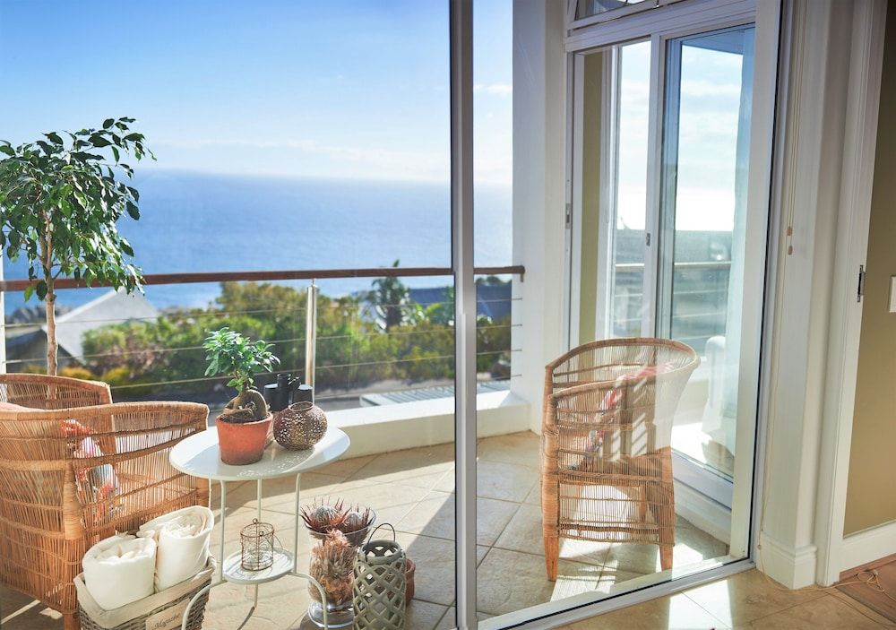 Port Of Call Luxury Studio, 1 King Bed, Private Bathroom, Sea View 5