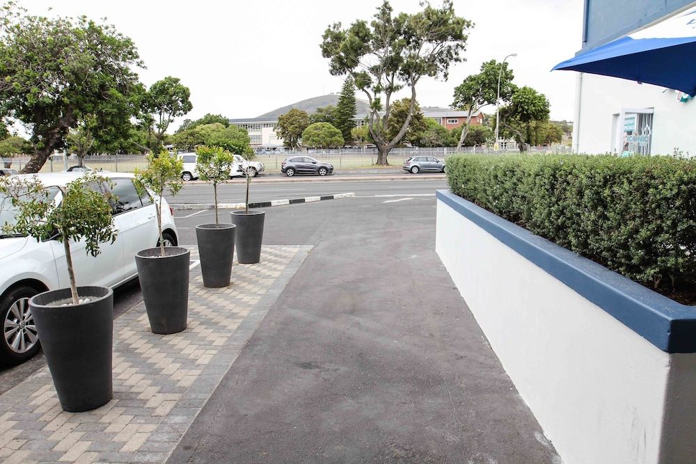 undefined The New National Lodge & Conference 9