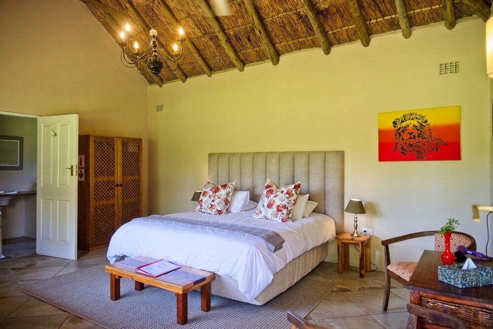 Chrislin African Lodge Room, 1 Queen Bed (Valencia hut) 2
