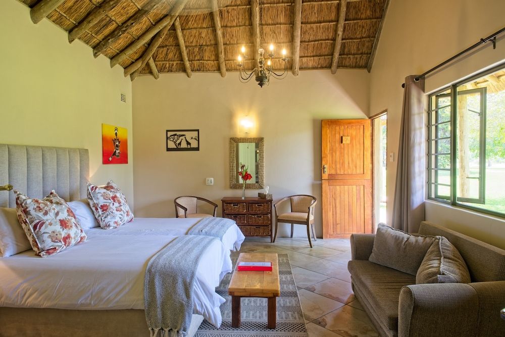 Chrislin African Lodge Room, 1 Queen Bed (Valencia hut) 3