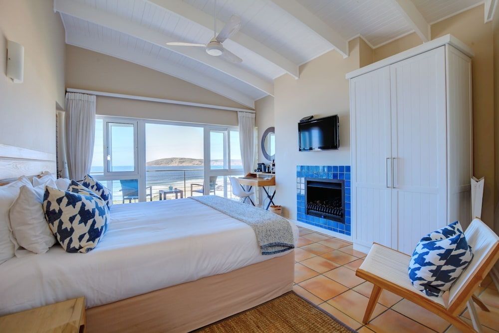 Periwinkle Guest Lodge Superior Double Room, 1 Bedroom, Beach View 3