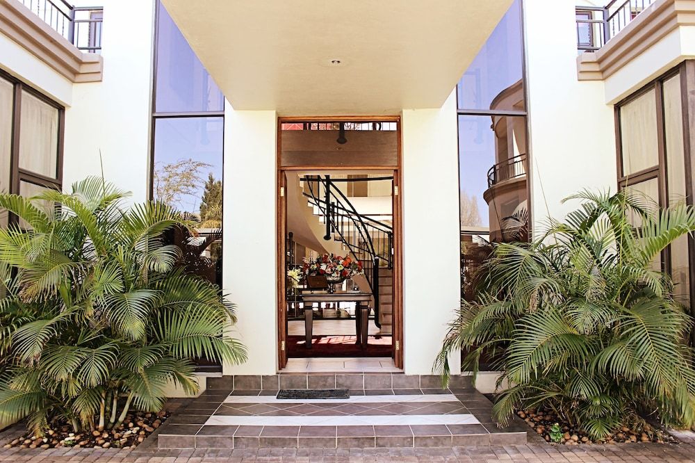 Casa Flora Guesthouse