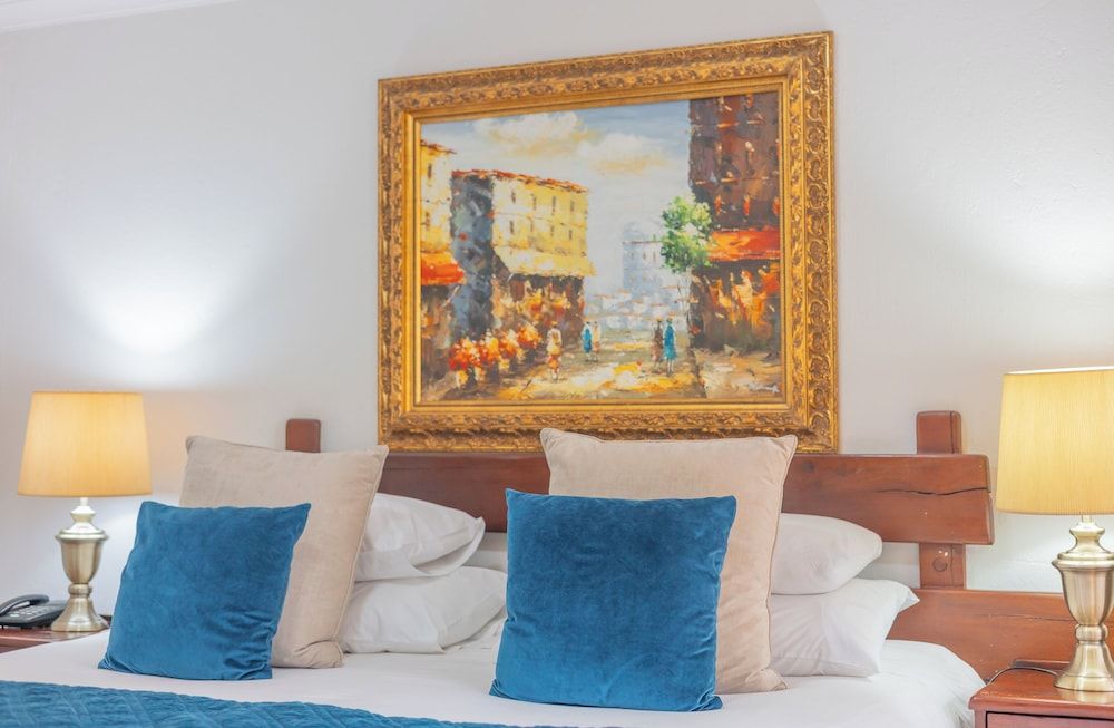 Afrique Boutique Hotel O.R. Tambo Luxury Double Room (4) 4