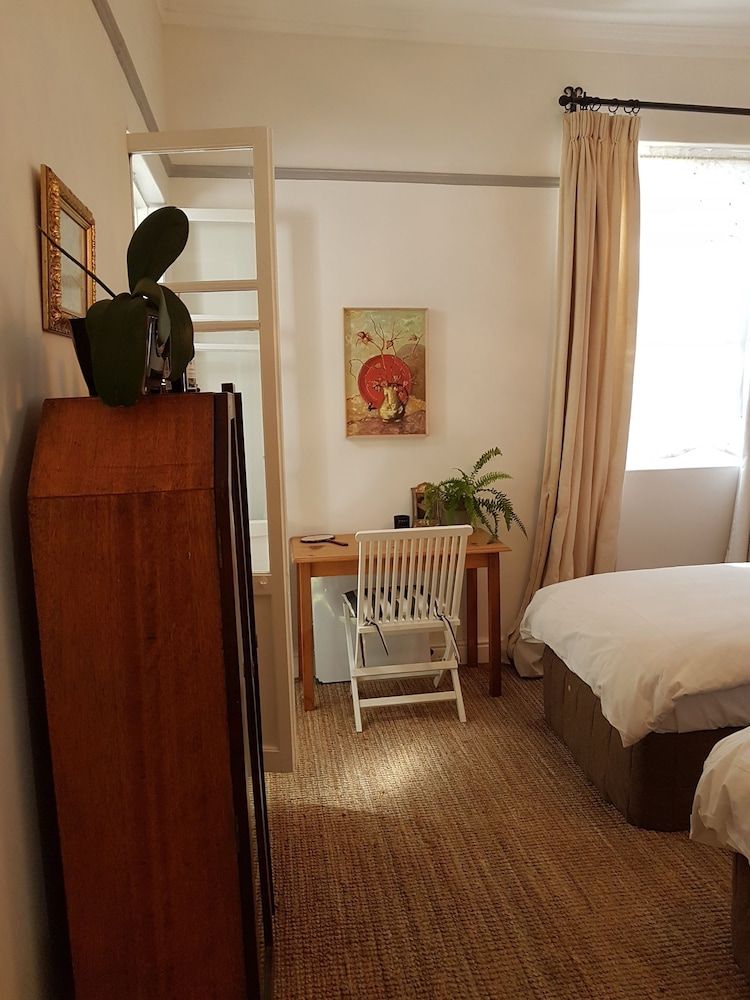 Gilmour Hill French Room 3