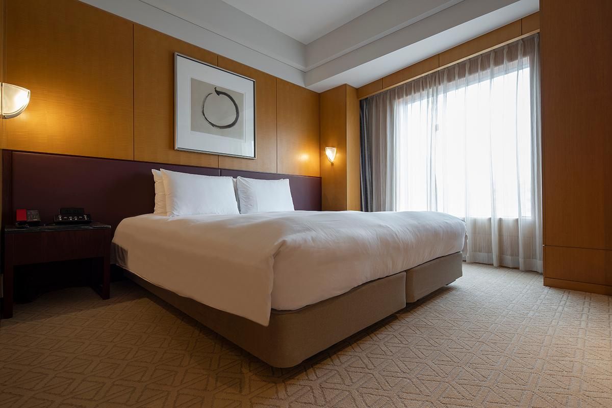 Diplomat Suite 1 King Bed