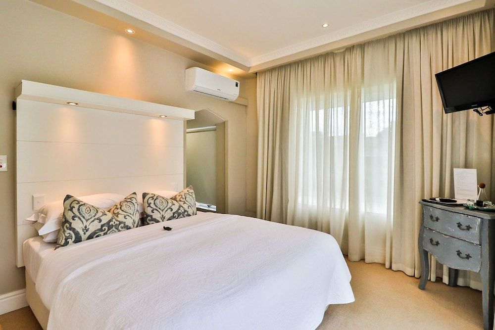 undefined Hermanus Beachfront Lodge 3