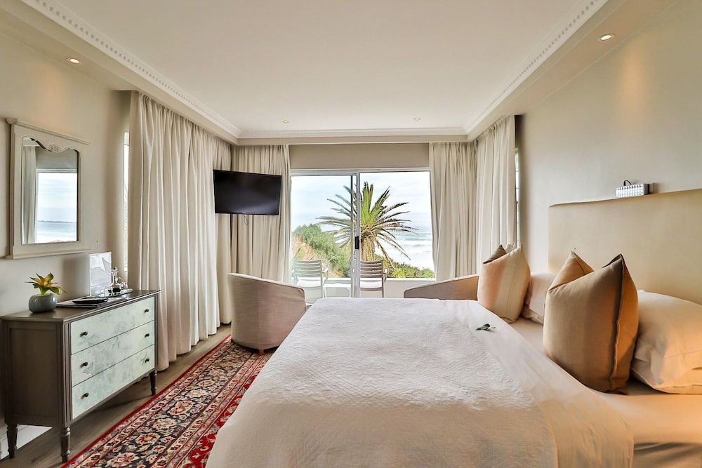 Hermanus Beachfront Lodge Premier Suite 3
