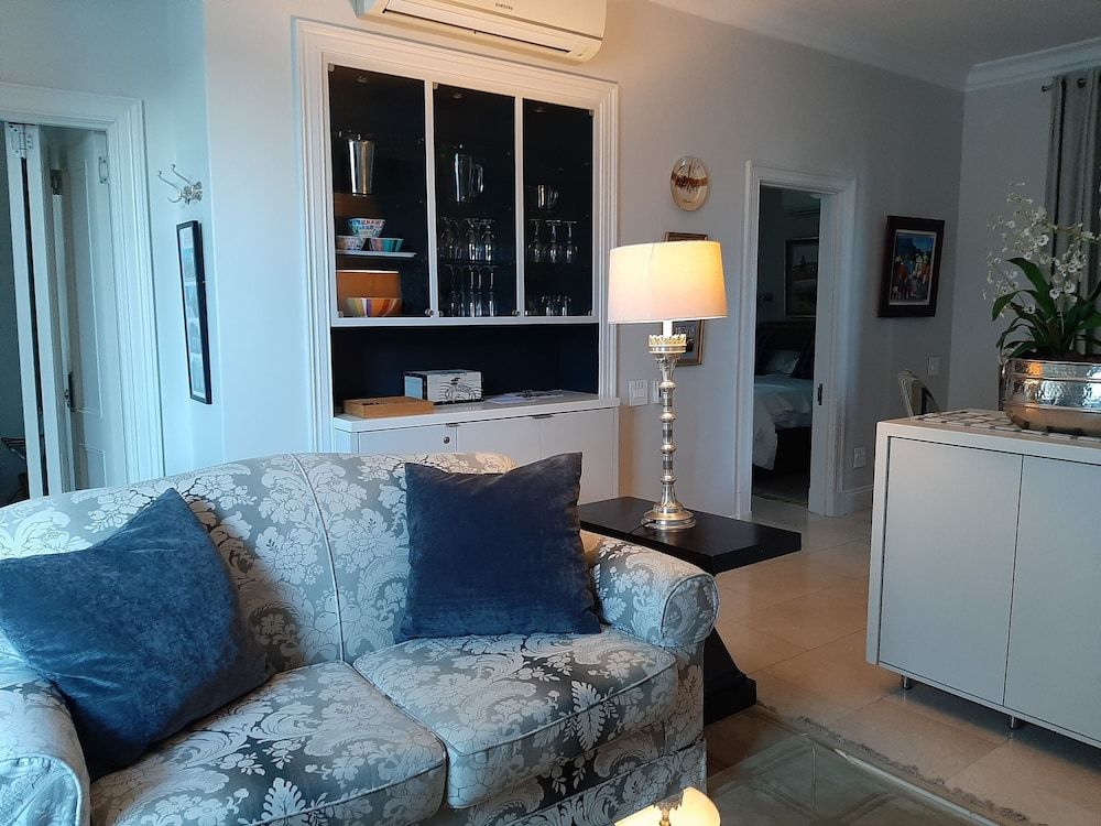 Purple House Superior Apartment, 2 Bedrooms, Non Smoking, Mountain View 4