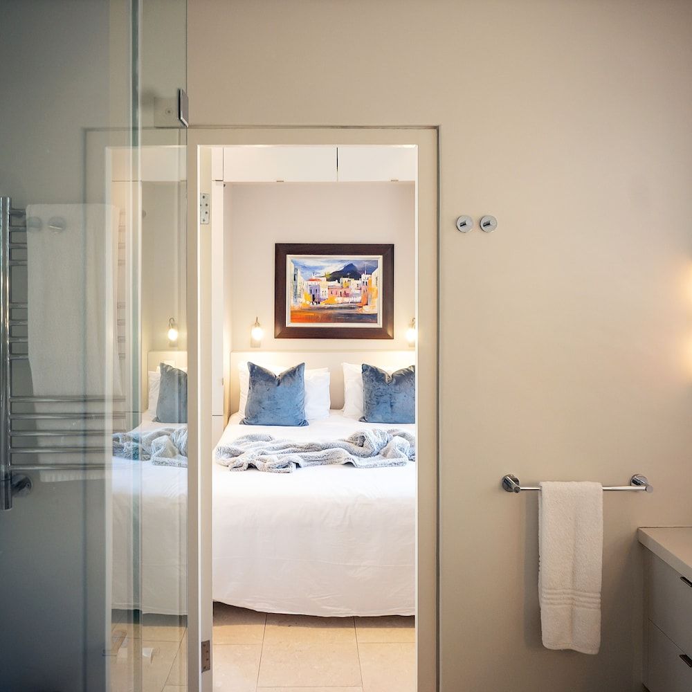 Purple House Superior Apartment, 2 Bedrooms, Non Smoking, Mountain View