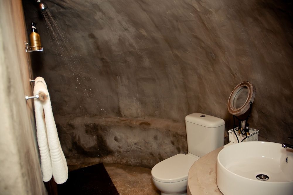 Addo Dung Beetle Guest Farm Dung Beetle Suite single beds (5) 2