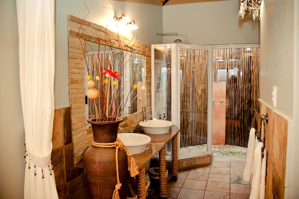 Addo Dung Beetle Guest Farm Luxury Chalet, 1 Queen Bed, Mountain View 7