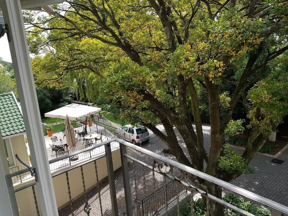 Q on First Business Single Room 3