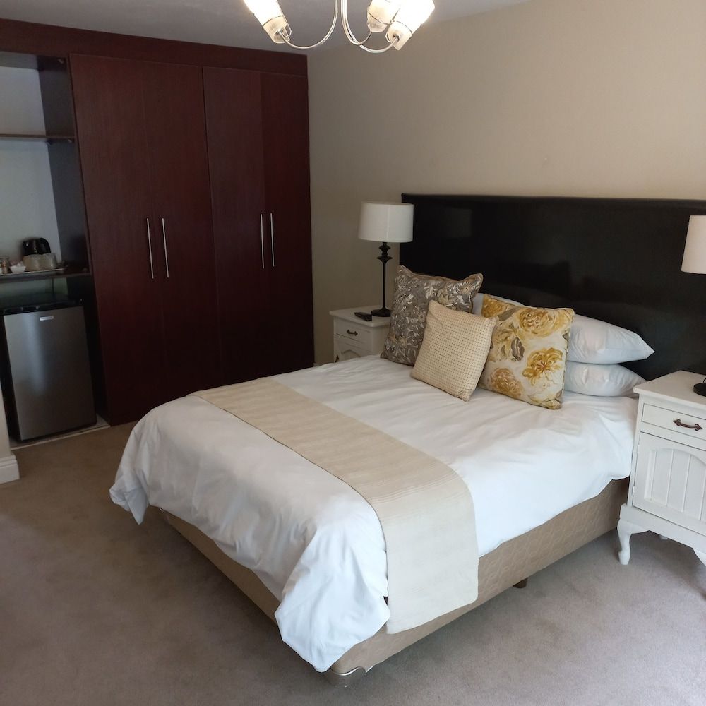 Q on First Business Single Room 2