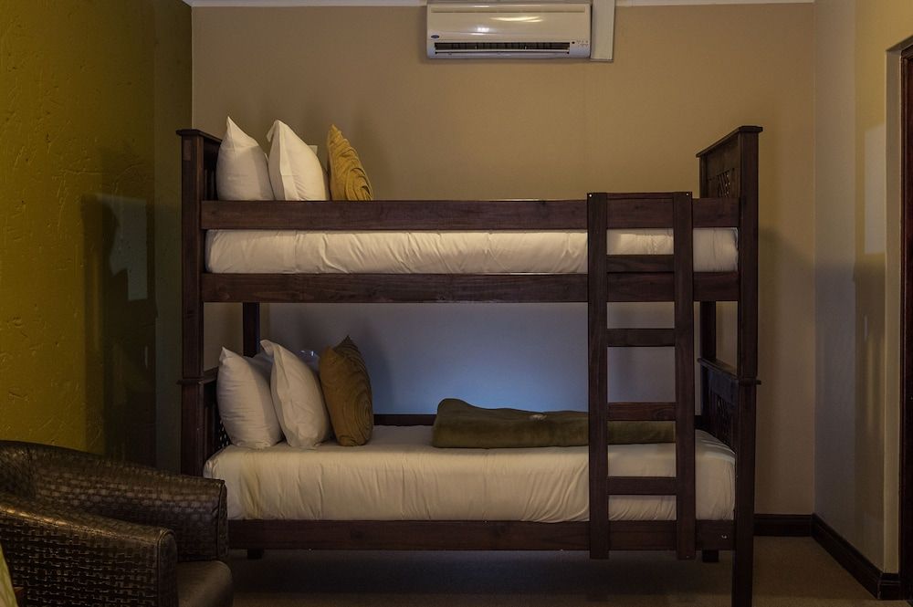 Villa Bali Luxury Guest House Family Double Room 9