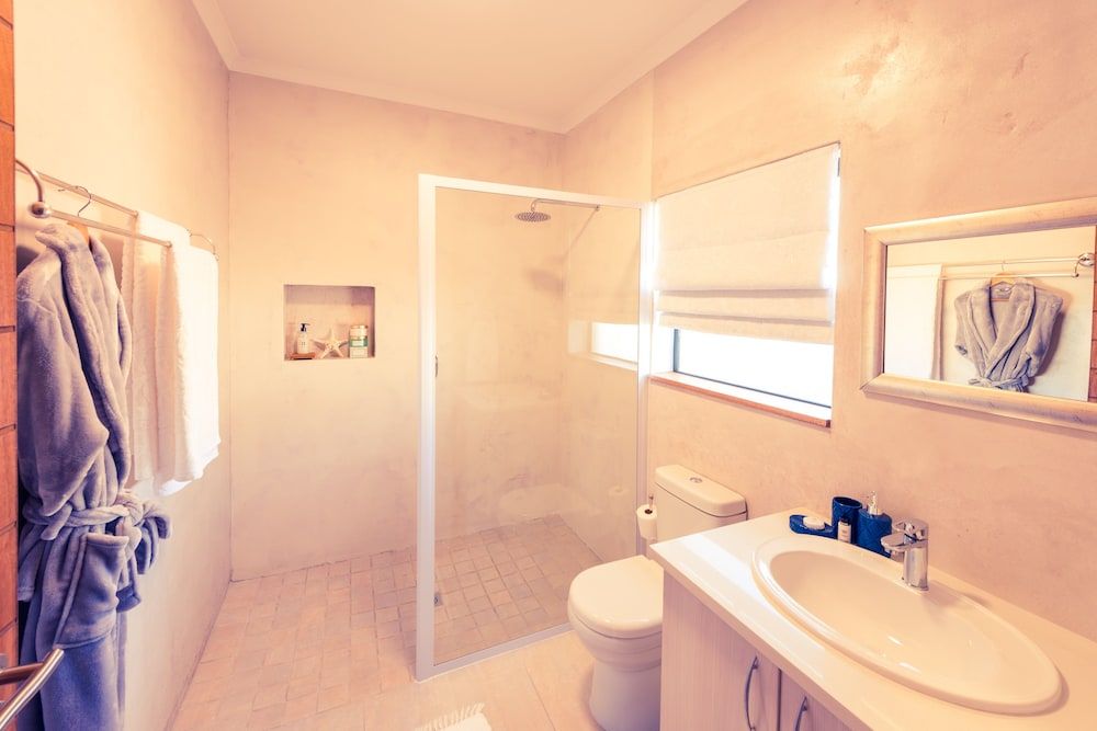 Le Mahi Guest House Luxury Double Room, Balcony, Partial Ocean View 3