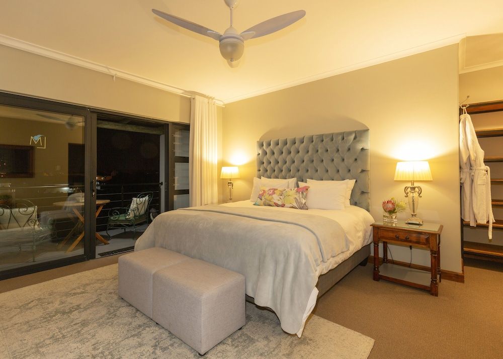 Le Mahi Guest House Luxury Double or Twin Room, 1 King Bed, Balcony, Partial Ocean View 3