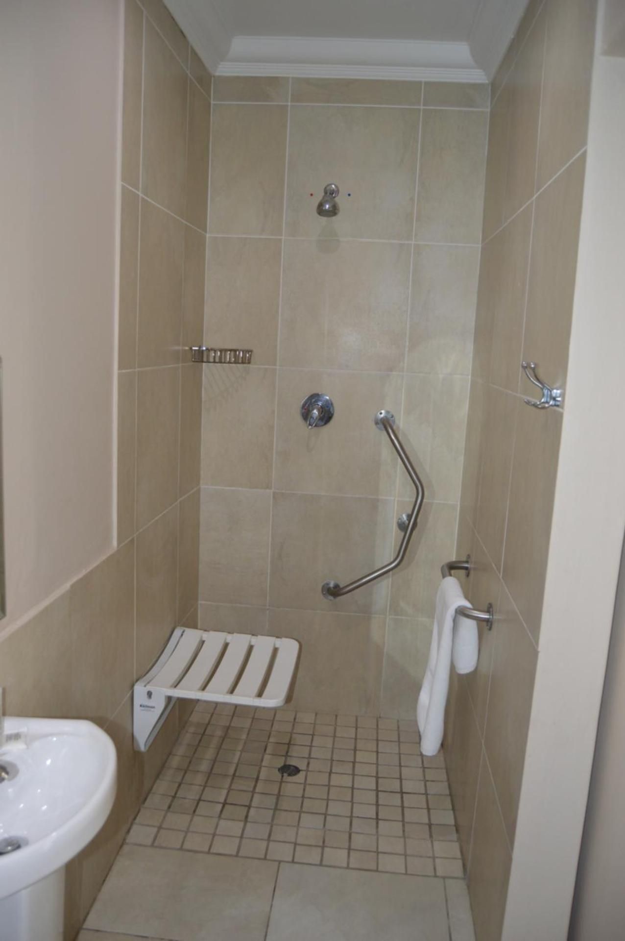 Luxury Paraplegic Friendly Room