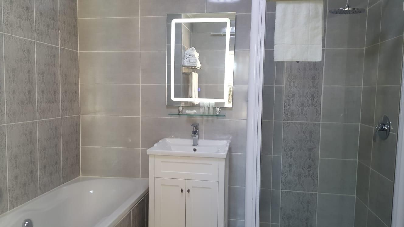 Lakeview Boutique Hotel & Conference Center 2-Bedroom Premier Room 3