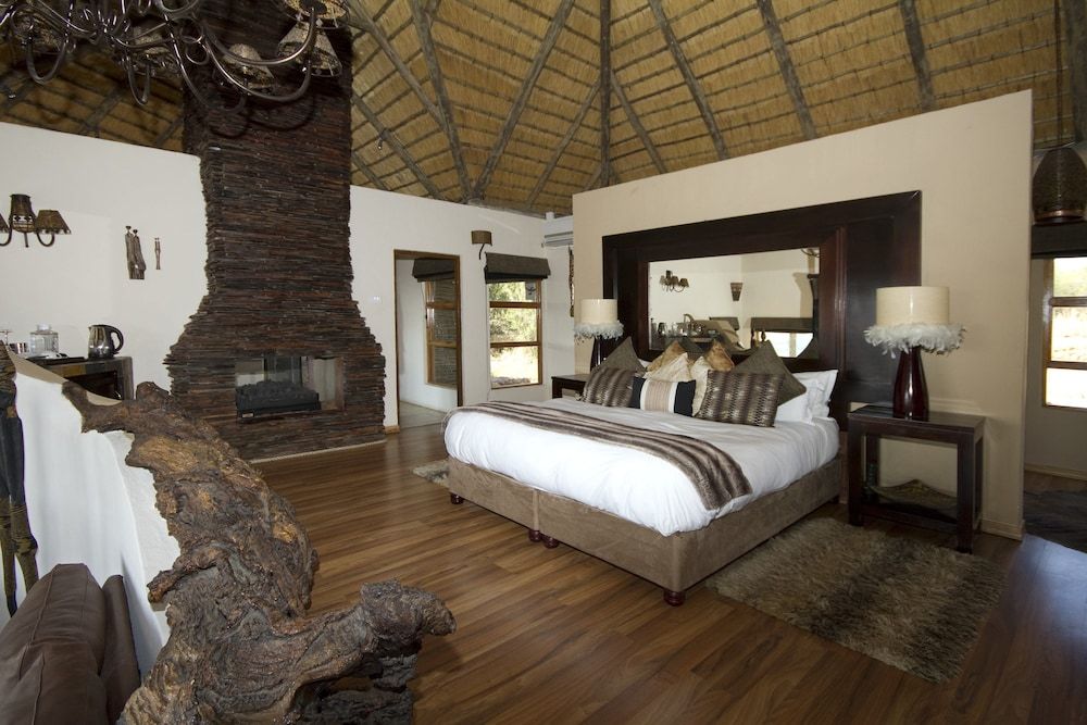 Luxury Suite, Balcony, Valley View