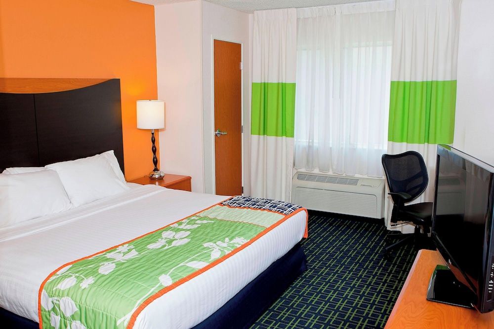 Studio Suite, 1 King Bed with Sofa bed
