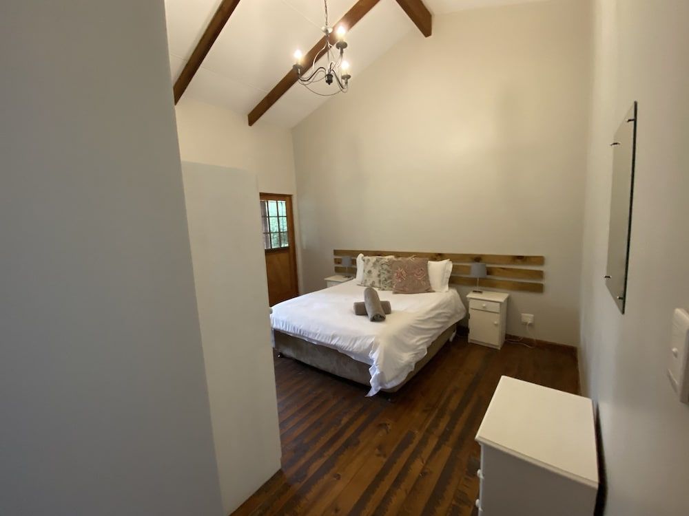 Nguni Forest Lodge 3 (6 adults/2 kid)