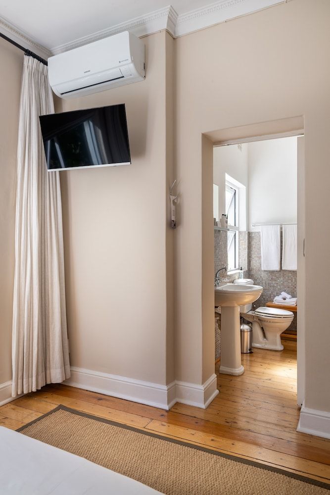 Antrim Villa Double Room 12