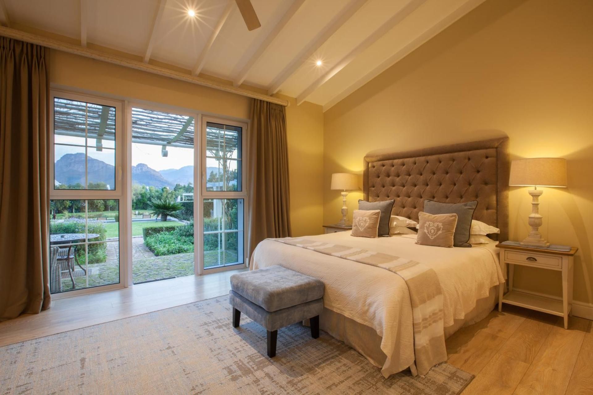 Luxury Suite with Garden View