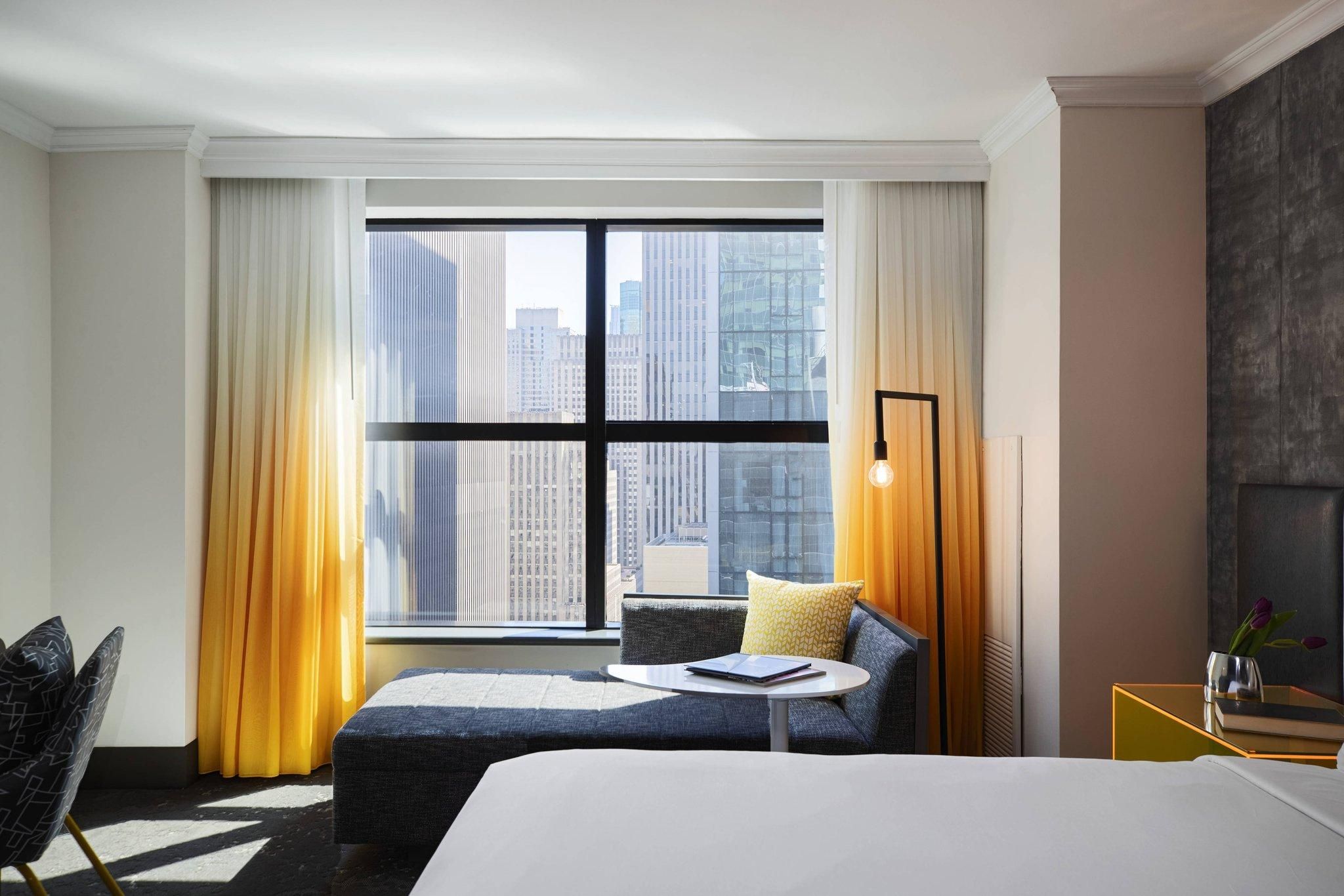 Guest room, 1 King, City view, High floor