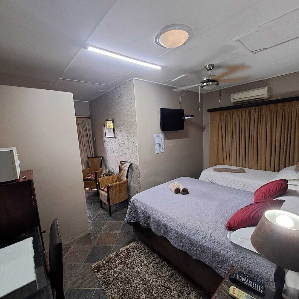 Royal Game Guest House Family Room 13