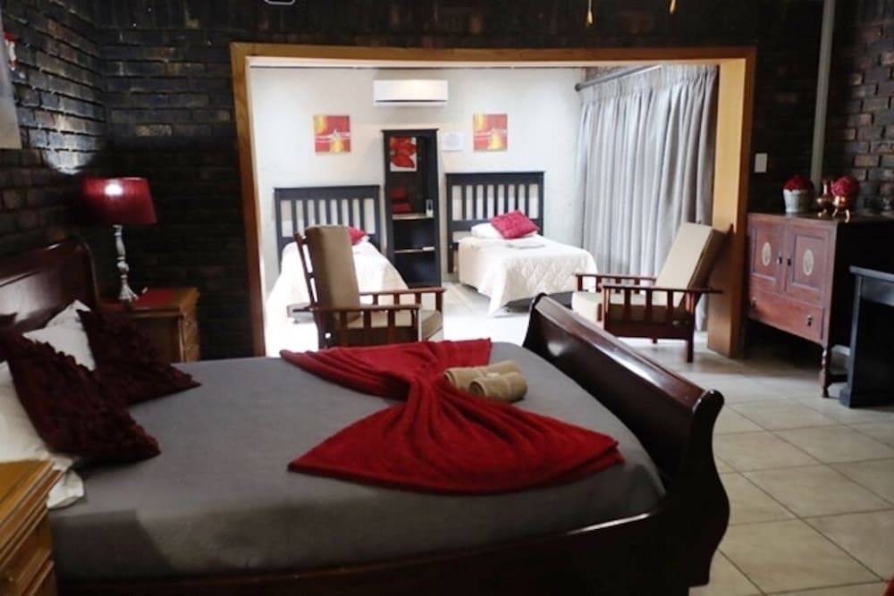 Royal Game Guest House Family Room 16