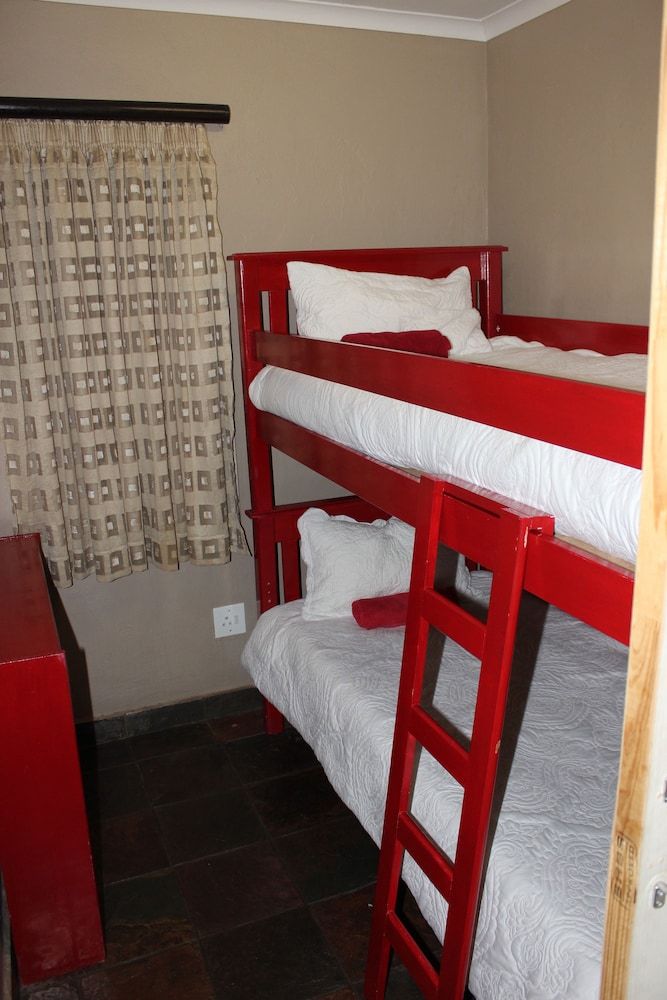 Royal Game Guest House Family Room 10