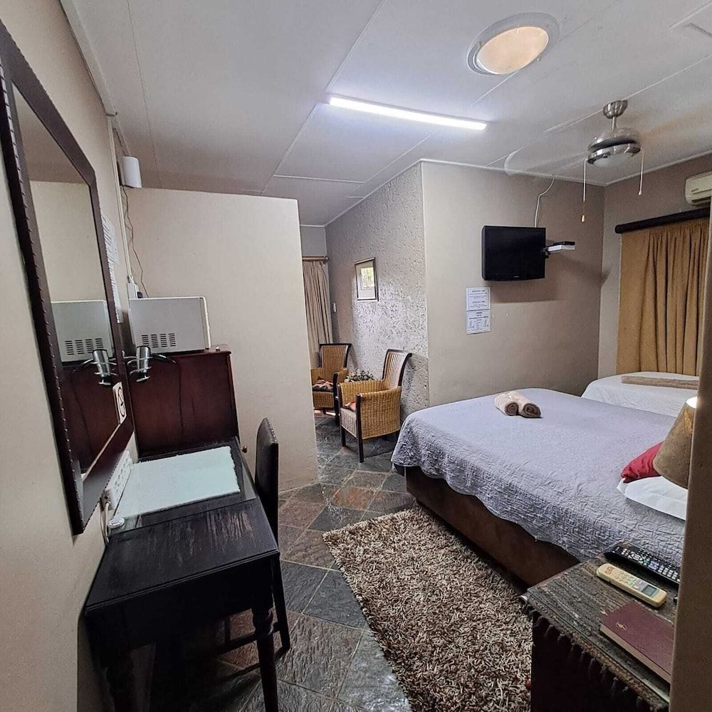 Royal Game Guest House Family Room 12