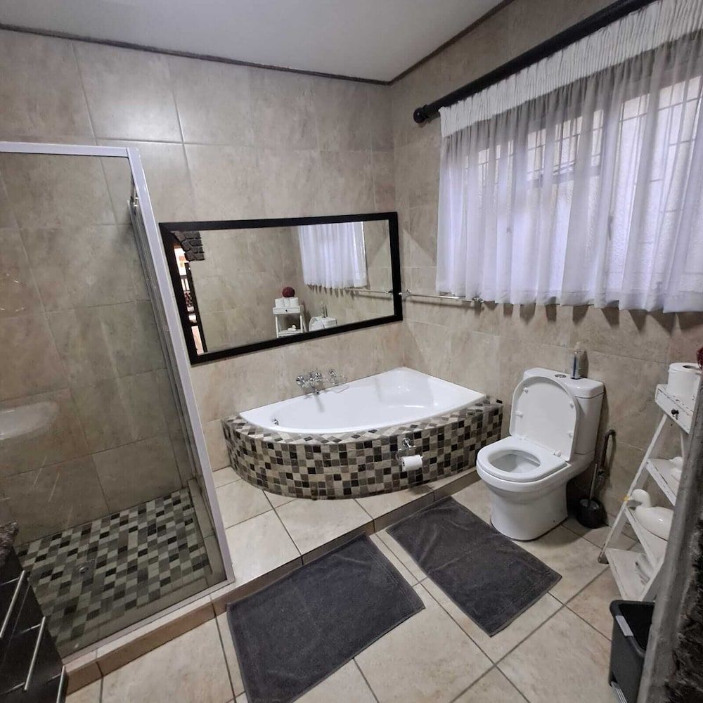 Royal Game Guest House Family Room 22