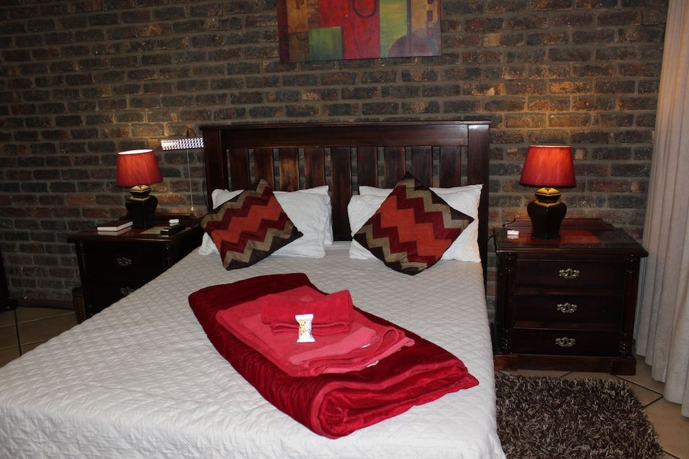 Royal Game Guest House Family Room 6