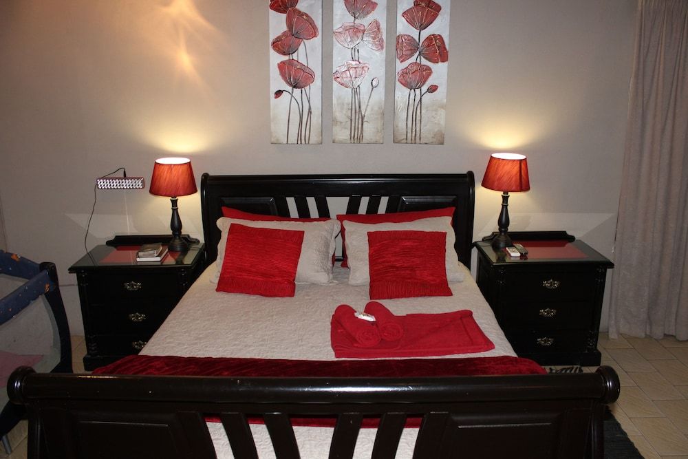 Royal Game Guest House Family Room 8