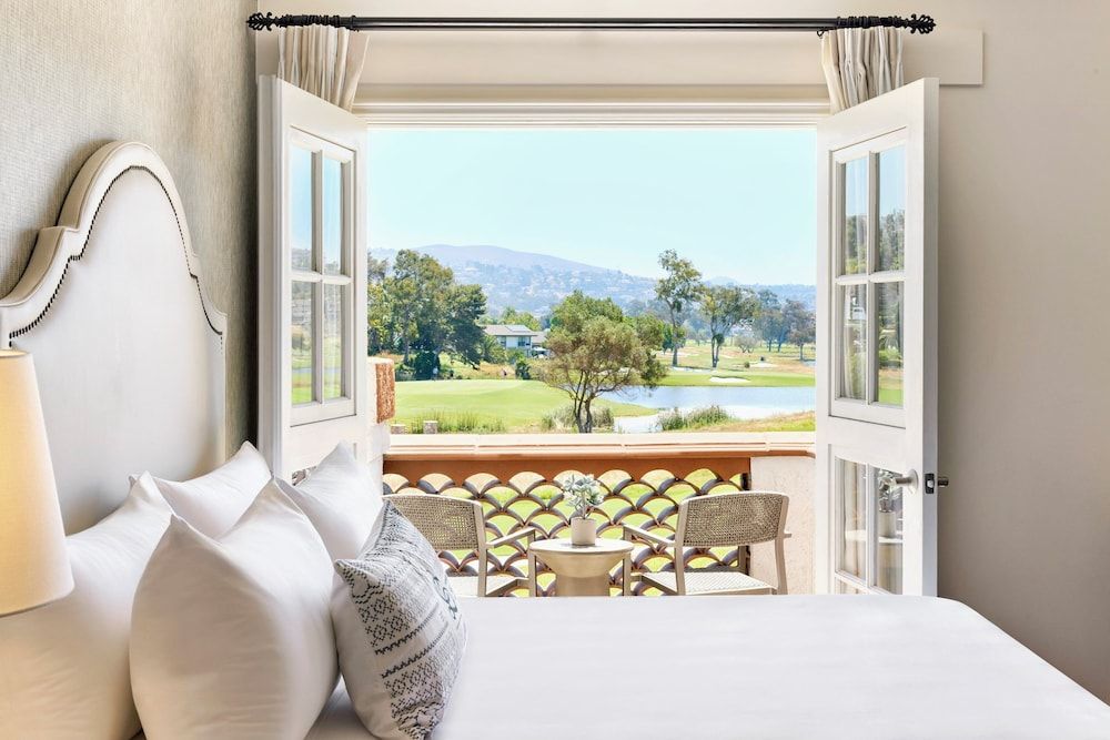 Room, 1 King Bed (Golf View)