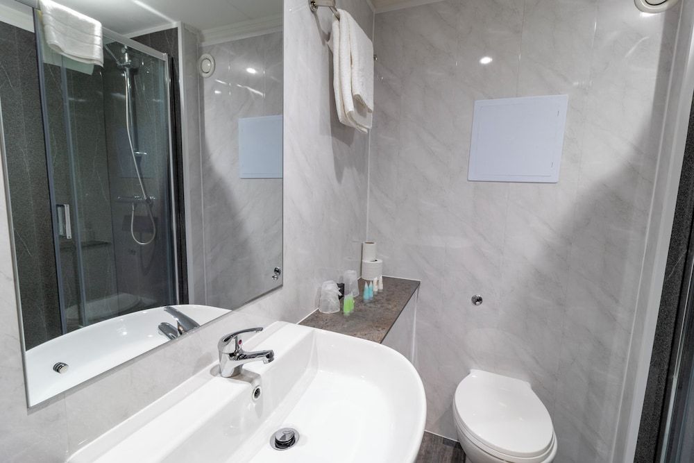 Hampstead Britannia Hotel Standard Double Room (Without Window) 5