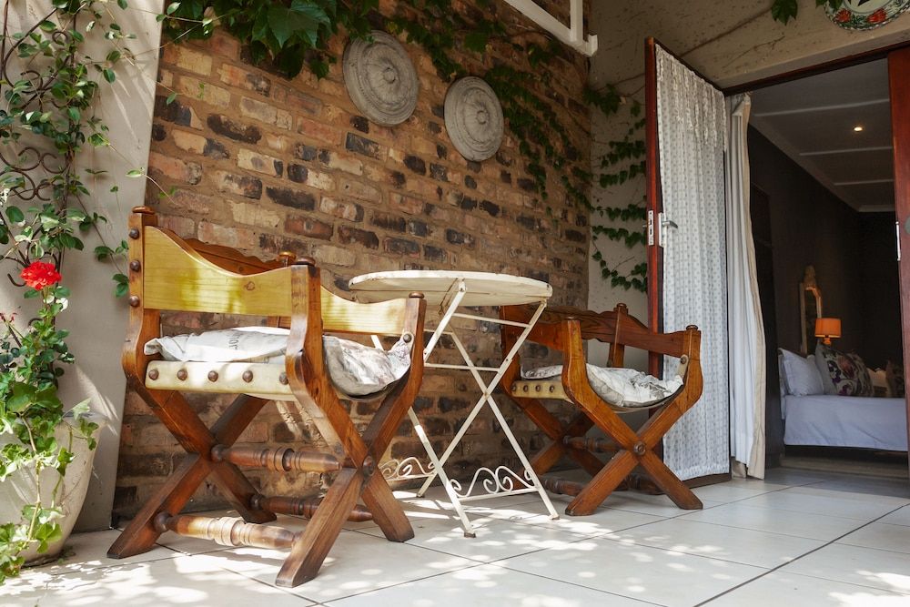 Town and Country Guest House Family Room 4