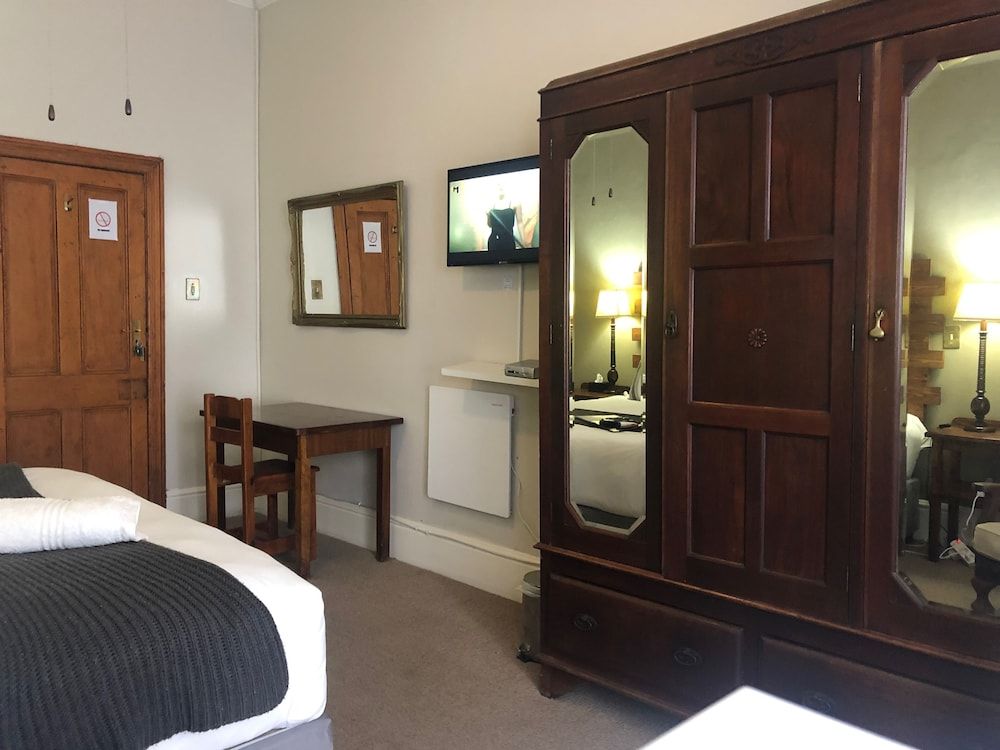 Selborne Bed and Breakfast Standard Double Room 4