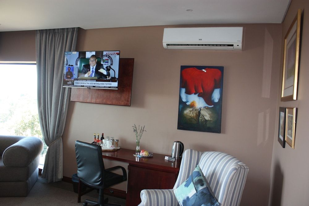 Over The Moon Guesthouse Luxury Double or Twin Room 21