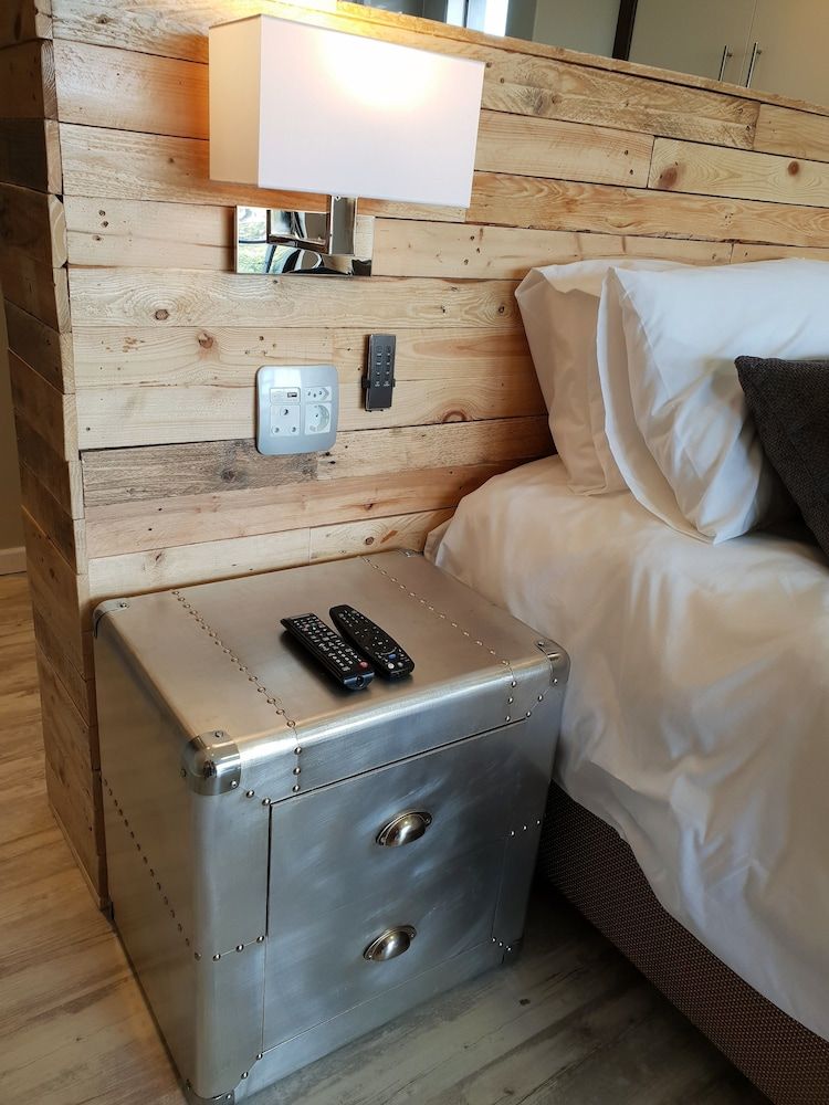 Riverview Guesthouse Protea Room with River View 7