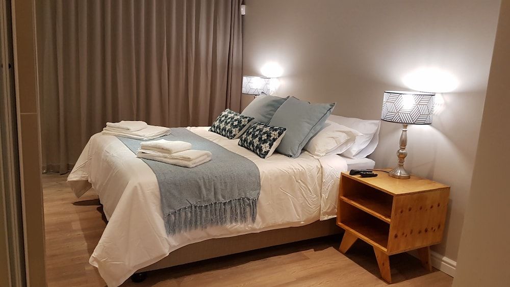 Riverview Guesthouse Blue Room with River View