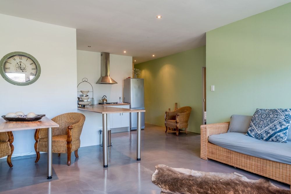 Colourful Manor Luxury Lodge Apartment, 2 Bedrooms, Terrace 3